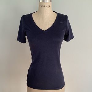 Nike The Nike Tee Dri-Fit Womens Athletic Cut Size Small